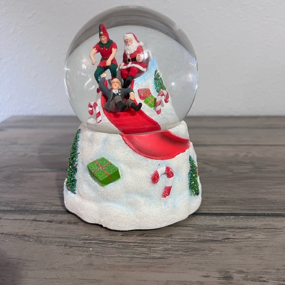 Hallmark Vintage 2006 A Christmas Story Snow Globe "You'll Shoot Yer Eye Out Kid - Picture 4 of 9
